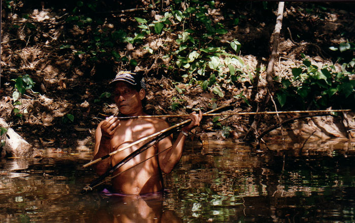 Uru-eu-wau-wau-krigare fiskar, Rondonia, foto Teresa Soop, 2001